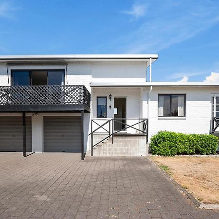 Lake Vista At Two Mile Bay- Taupo Central Home المظهر الخارجي الصورة