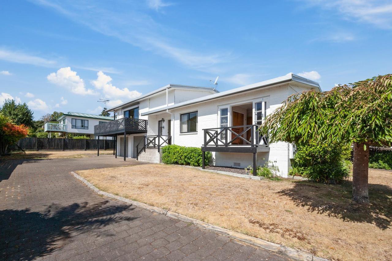 Lake Vista At Two Mile Bay- Taupo Central Home المظهر الخارجي الصورة