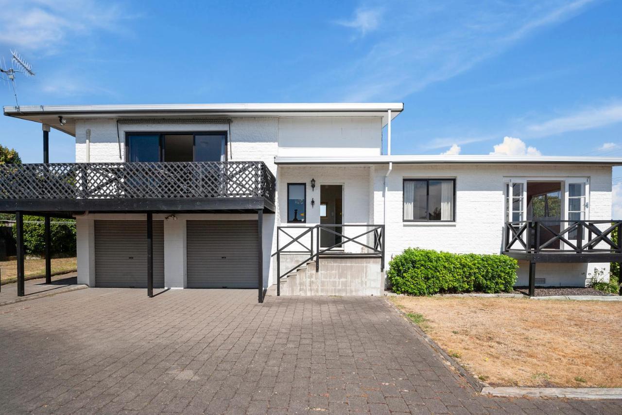 Lake Vista At Two Mile Bay- Taupo Central Home المظهر الخارجي الصورة